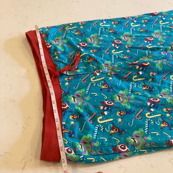 NEW Marvel Disney Cotton Drawstring Christmas Themed Pants with Pockets Size L - Picture 3 of 7